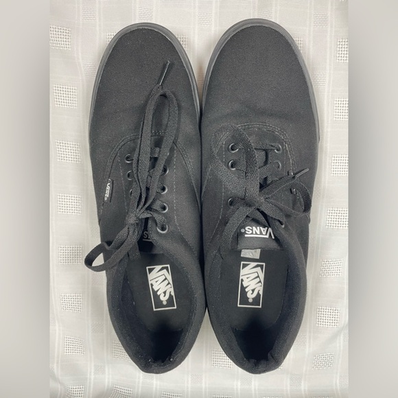 Vans Authentic Low Top Sneakers – Triple Black - Picture 9 of 10
